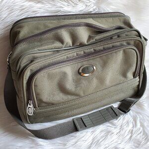 Atlantic Vintage Olive Green Traveler Garment Expandable Carry On Duffle Bag
